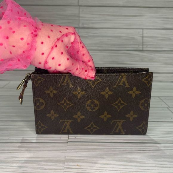 Louis Vuitton Monogram Toiletry Pouch 15 Poche Toilette Cosmetic Bag Pouch - Picture 4 of 9